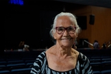 Marina seguiu o som do hino e acabou em um culto ao ar livre, onde se converteu. (Foto: Site Harpa Cristã).