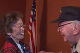 Duane Mann e Peggy Yamaguchi se reencontram após 70 anos. (Captura de tela KETV)