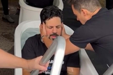 Sorocaba no momento do batismo nas águas. (Foto: Instagram Biah Rodrigues) 