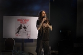 Brian Welch, da banda Korn, fala sobre sua fé em Oslo, Noruega. (Foto: Guiame/Marcos Paulo Corrêa)