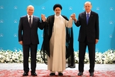 Vladimir Putin, Ebrahim Raisi e Recep Tayyip Erdoğan. (Foto: Reprodução/Kremlin)