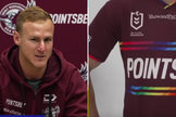 O capitão do Sea Eagles, Daly Cherry-Evans, durante coletiva de imprensa; camisa arco-íris. (Captura de tela/YouTube/Sky Sports News)