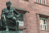 Estátua de Aristóteles. (Foto: Couleur / Pixabay)