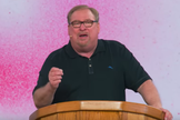 Rick Warren em sua última pregação como pastor sênior da Saddleback Church. (Captura de tela/YouTube/Pastor Rick)