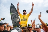 Filipe Toledo é campeão mundial de surf 2022. (Foto: Reprodução/Twitter/World Surf League)