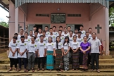 Estudantes de faculdade cristã no Mianmar. (Foto: Imagem ilustrativa/Myanmar Hope Christian Mission).