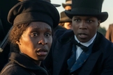 Cynthia Erivo interpreta a abolicionista Harriet Tubman no drama “Harriet”. (Cena do filme Harriet/Netflix)