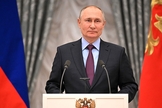 Vladimir Putin responde a perguntas da mídia sobre o reconhecimento russo das 'repúblicas populares' de Donetsk e Lugansk, em entrevista coletiva, em 22 de fevereiro de 2022. (Foto: Gabinete Executivo Presidencial da Rússia)