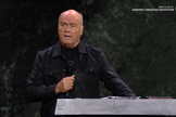 O pastor Greg Laurie ensinou como evitar um divórcio. (Foto: Reprodução/YouTube/Pastor Greg Laurie).