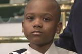 Willie Myrick, então com 9 anos, cantou “Every Praise” por três horas seguidas. (Foto: Reprodução/NBC News).
