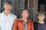Esposa e filhos do pastor Phuc, que morreu na prisão. (Foto: Portas Abertas)