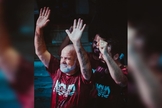 Ruan Noce Gomides, líder da Primeira Igreja Batista de BH, batizou o pai, em lágrimas. (Foto: Reprodução/Instagram/Ruan Noce Gomides).