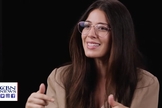 Atriz em entrevista à CBN News. (Foto: Reprodução/YouTube/CBN News)