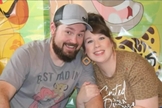 Ryan Marlow, pastor da Grace Baptist Church em North Wilkesboro, e sua esposa Meghan. (Captura de tela/YouTube/WXII 12)