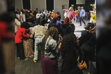Jovens da igreja United em Atlanta reunidos em adoração. (Foto: Instagram/Unitedchurchatl)