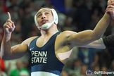 Aaron Brooks creditou a Deus a terceira vitória no campeonato de luta livre da NCAA. (Foto: Reprodução/Twitter/Penn State WRESTLING).