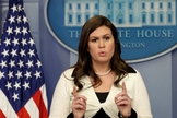 A governadora Sarah Huckabee Sanders assinou a nova lei na terça-feira (21). (Foto: Wikimedia Commons/Yakaha88).