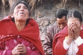 Mulher que foi liberta das trevas no Peru. (Foto: Reprodução/Christian Aid)