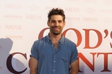Justin Gaston em divulgação do filme “God's Country Song”, baseado na fé cristã. (Foto: Divulgação/Pure Flix)