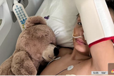 Cody John Olson está hospitalizado desde que foi alvejado pelo namorado da mãe. (Captura de tela/KXAS-TV)