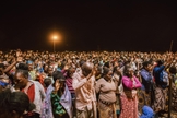 Milhares se entregam a Jesus na África. (Foto: Facebook/ Christ for all Nations USA)