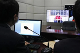 Polícia de Zhejiang conduzindo um interrogatório. (Foto: Reprodução/Bitter Winter).