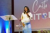 Débora Brasil é missionária e prega pelo país. (Foto: Instagram/Débora Brasil).