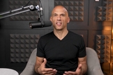 Pastor Jesse Bradley. (Foto: Captura de tela/YouTube The Bonfire Trailer)