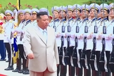 Kim Jong-Un em encontro com a Marinha da Coreia do Norte. (Foto: Captura de tela/YouTube AFP Português)