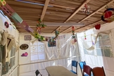 Sukkah por dentro. (Captura de tela/YouTube Israel com Aline).