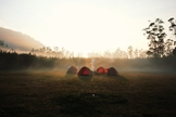 Acampamento de verão. (Foto: Ilustrativa/Unsplash/Kilarov Zaneit)