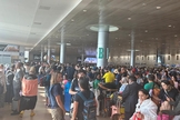 Brasileiros no Aeroporto Ben Gurion, em Tel Aviv, antes do embarque no primeiro voo de repatriação. (Foto: X/Itamaraty Brasil)