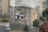 Foguete lançado pelo Hamas atinge prédio residencial em Tel Aviv. (Captura de tela/X/N12)