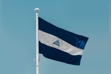 Bandeira da Nicarágua. (Foto: Reprodução/Unsplash/aboodi vesakaran)