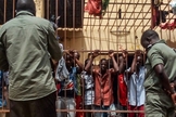 O Espírito Santo tocou o coração dos presos. (Foto: Cortesia/Christian Aid Mission)