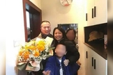 Li Yingqiang, sua esposa Zhang Xinyu e seus filhos. (Foto: Reprodução/ChinaAid)