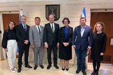 Parlamentares brasileiros se reúnem com Amir Ohana (centro), presidente do Knesset. (Foto: Israel Allies Foundation)
