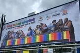 O outdoor instalado em Blumenau. (Foto: Divulgação/ONG Mães do Amor)