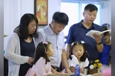 Os membros da Mayflower Church puderam cultuar a Deus livremente. (Foto: Reprodução/YouTube/CBN News).