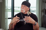 Hulk Hogan está testemunhando sobre sua transformação em Jesus. (Foto: Reprodução/Facebook/TBN).