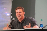 Alan Ritchson. (Foto: Reprodução/Wikimedia Commons/Daniel Benavides)