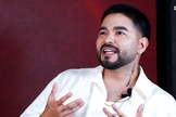 Yudi Tamashiro. (Foto: Reprodução/YouTube/Caras Brasil)