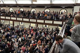 Alunos durante o culto em Asbury. (Foto: Reprodução/YouTube/Evangelical Focus)