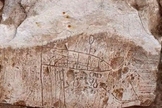 Parede da igreja com desenhos feiros por peregrinos cristãos. (Foto: Facebook/Israel Antiquities Authority).