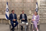 Estevam Hernandes, da Igreja Renascer, ao lado do presidente Isaac Herzog e sua esposa Michal Herzog. (Captura de tela/YouTube/Jarbas Aragão)