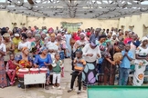 Congregação adorando em igreja queimada na Nigéria. (Foto: Imagem ilustrativa/Open Doors).