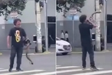 O homem tocou um shofar no centro de Governador Valadares. (Foto: Reprodução/Instagram/Valadares Redação).