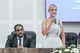 Yara Cinthia discurso em posse ao lado do vice Renato Roxinho. (Foto: Divulgação/Prefeitura Municipal de São Francisco de Itabapoana)
