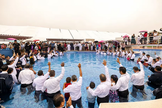 Novos crentes durante o evento batismal ao vivo em Tabasco, México. (Foto: Daniel Gallardo/Divisão Interamericana)