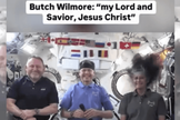 Barry “Butch” Wilmore junto de outros astronautas da NASA a bordo da Estação Espacial Internacional. (Captura de tela/Reprodução Daily Citizen)